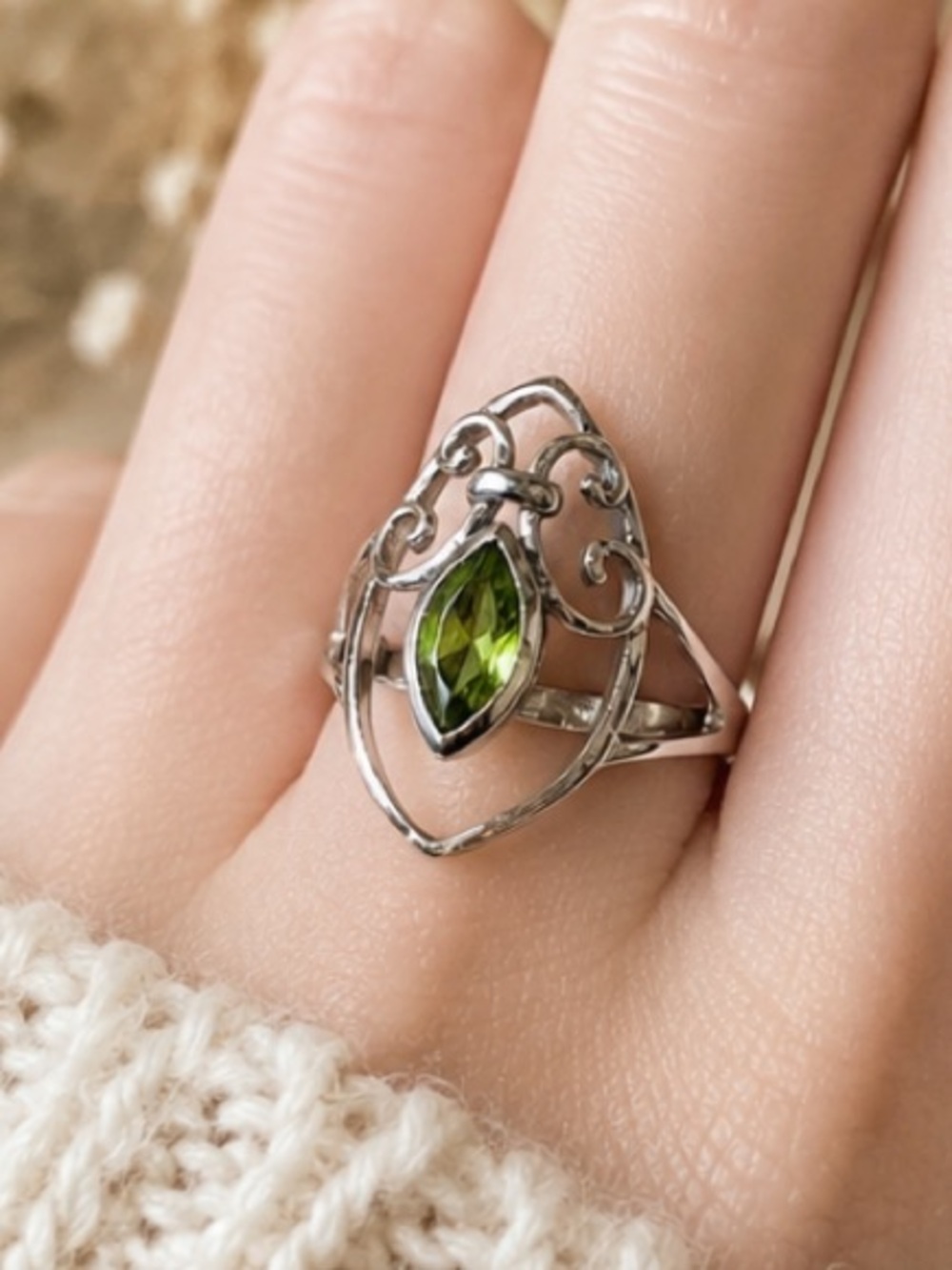 925 Sterling Silver Green Marquise Stone Scroll Openwork Ring Size 8 Vintage